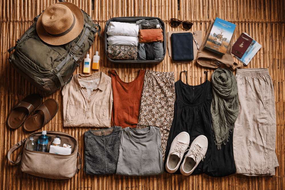 Backpacker Packing List for Thailand’s Temple-and-Transit Days: Easy-Remove Layers, Modest Basics, and Carry-On Organization