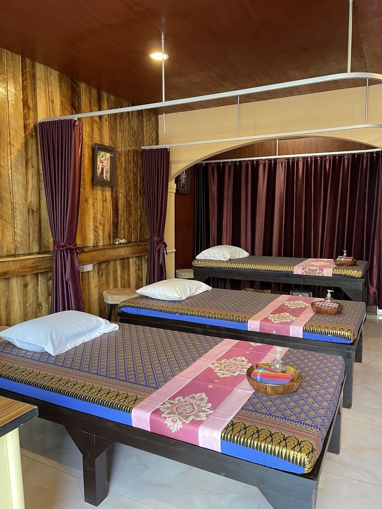 ใบหยกนวดเพื่อสุขภาพ Baiyok Massage