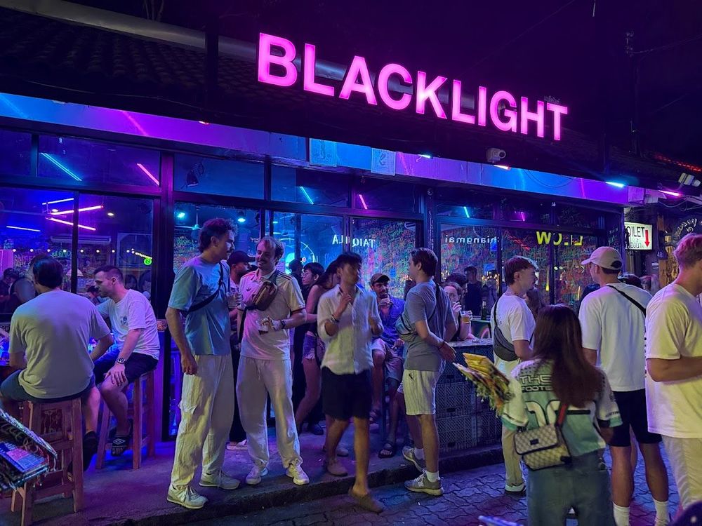 BlackLight CNX
