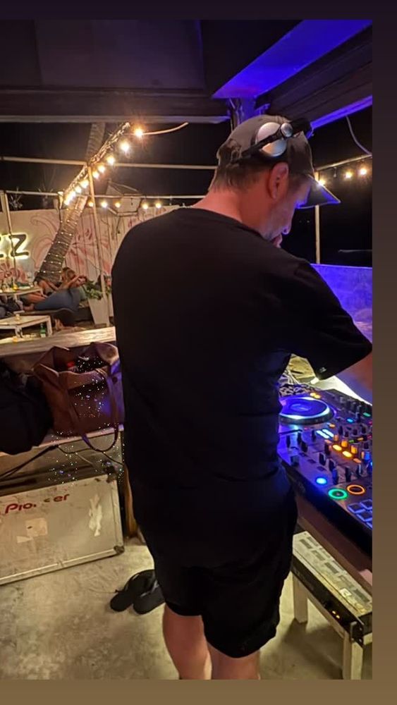 DJ Jay at Fizz Beach Lounge (Countdown Day 4)