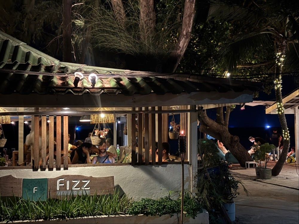 Fizz Beach Club - Restaurant & Bar