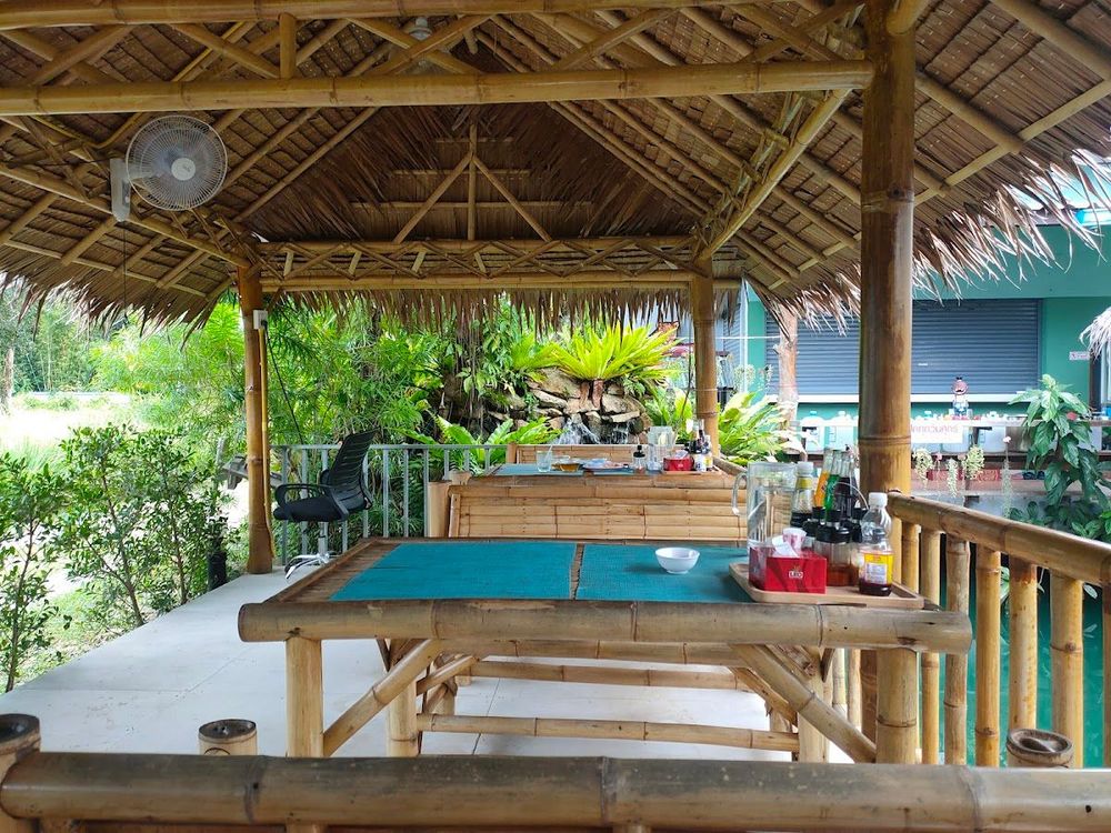 Khua Lung Teum / Uncle Teum's Duck Noodle & Crispy Pork