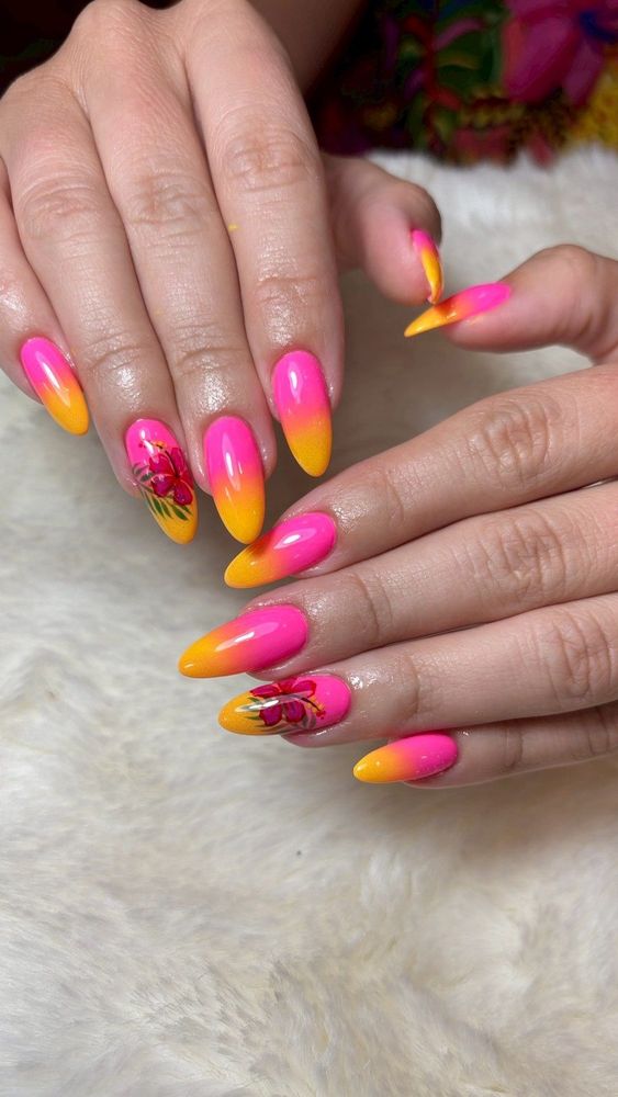 Queen Bee Nails and Eyelashes