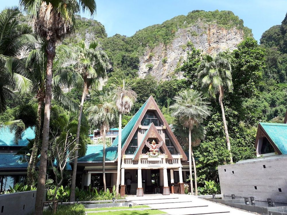 Railay Last Bar Tour and Travel