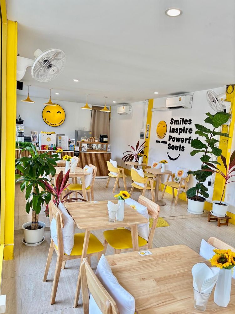 SIPS HAPPY CAFE Breakfast, Coffee, Smoothies & Bagels