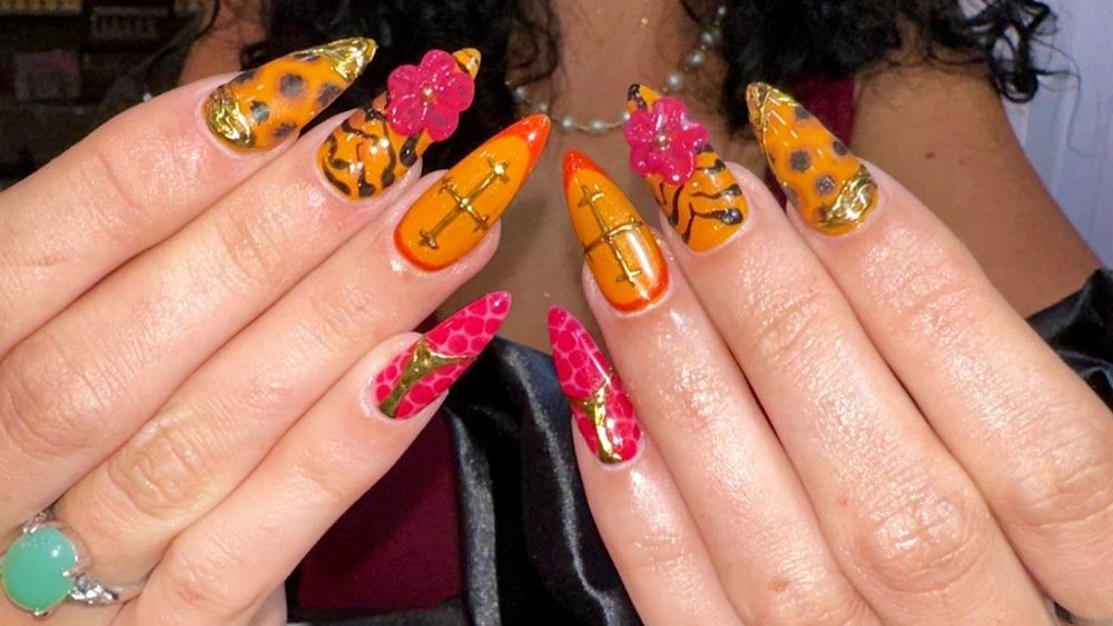 So much color A serious nail salon