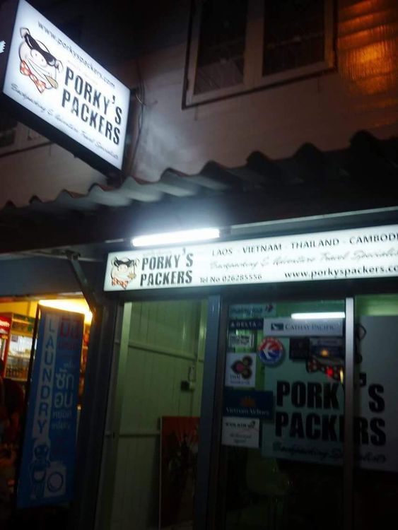 Damnoen Floating Market Travel