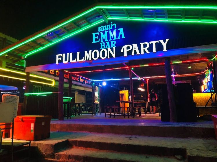 Emma Bar Full Moon Party