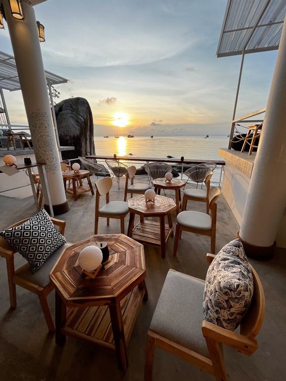 Sandbar Restaurant, Cocktails, Wine Bar