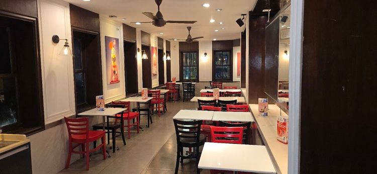 SWENSEN’S Bang Lamphu