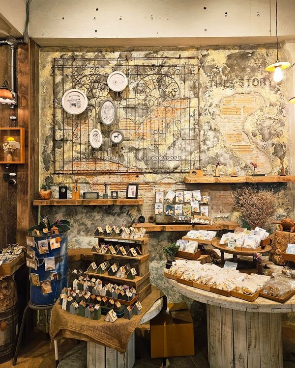 The Story 106 Co-Working Space &Cafe