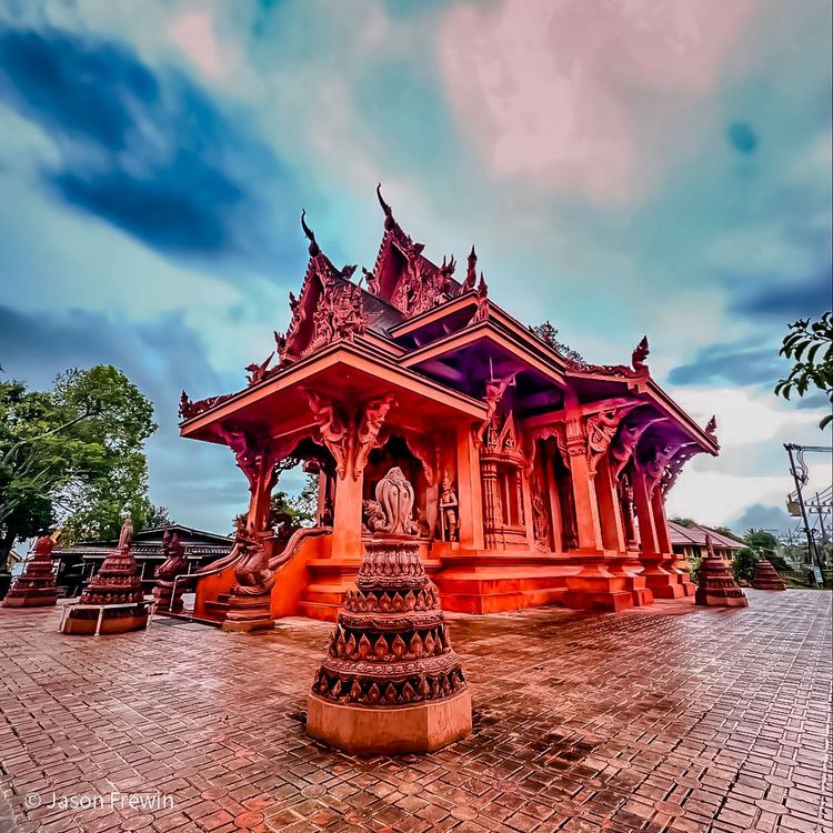 Wat Ratchathammaram Red Temple