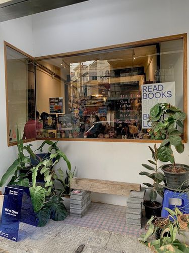 Arai Arai Home Cafe & Local Bar