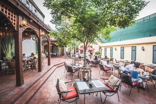 Buddy Beer Wine Bar & Grill