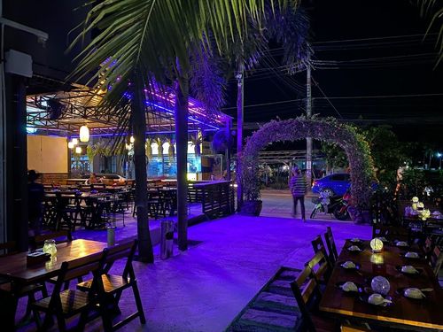 FRIEND’S HOUSE CLUB