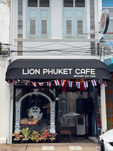 LION PHUKET CAFE