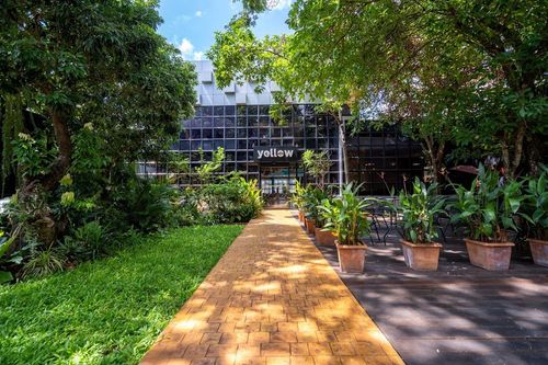 Yellow Coworking Space (Co-working)